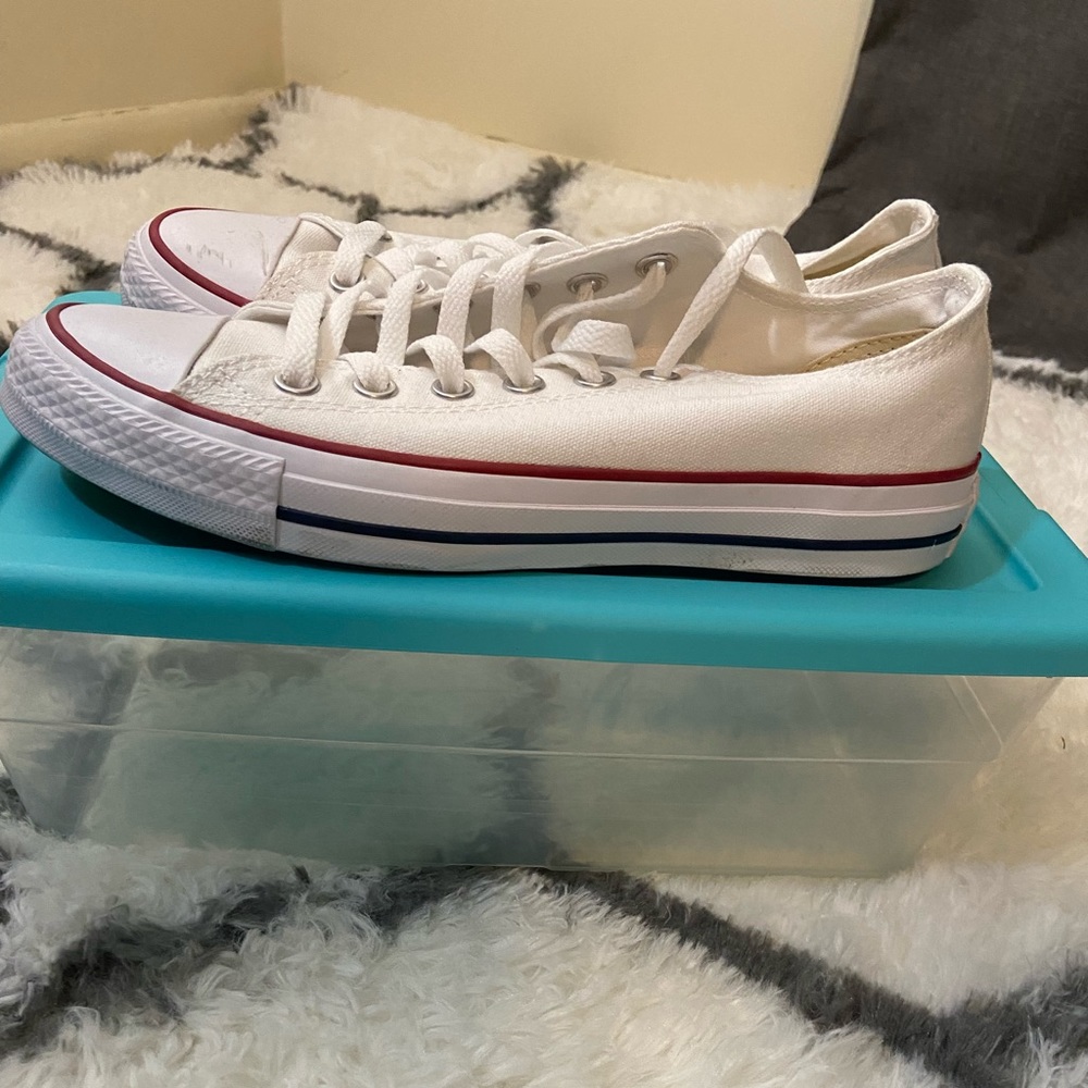 White canvas converse